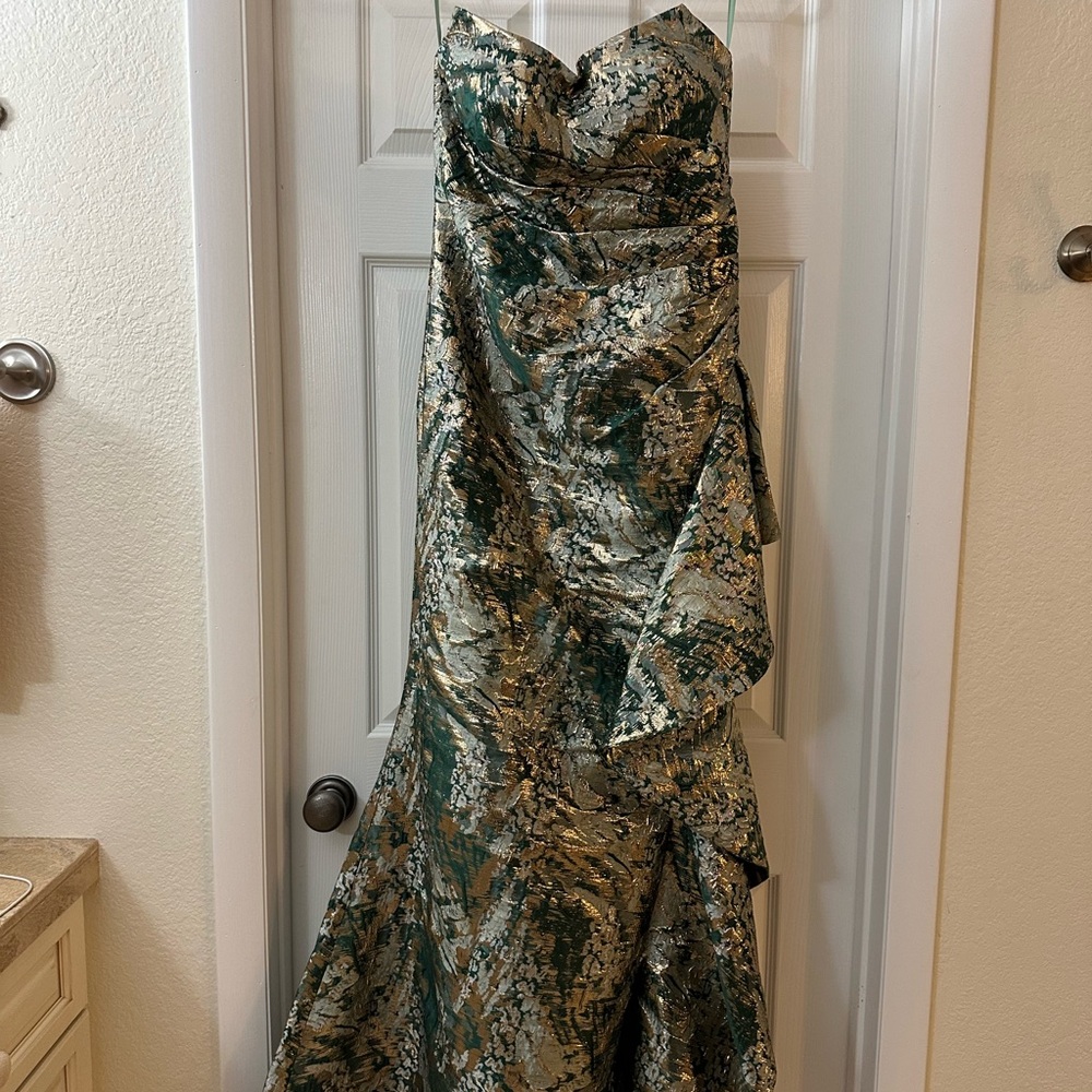 Strapless Green and Silver Dress - Picture 7 of 10